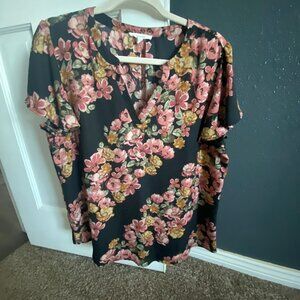 Maurice's Women's Black Floral Flutter Sleeve  Blouse Split Collar Size Large
